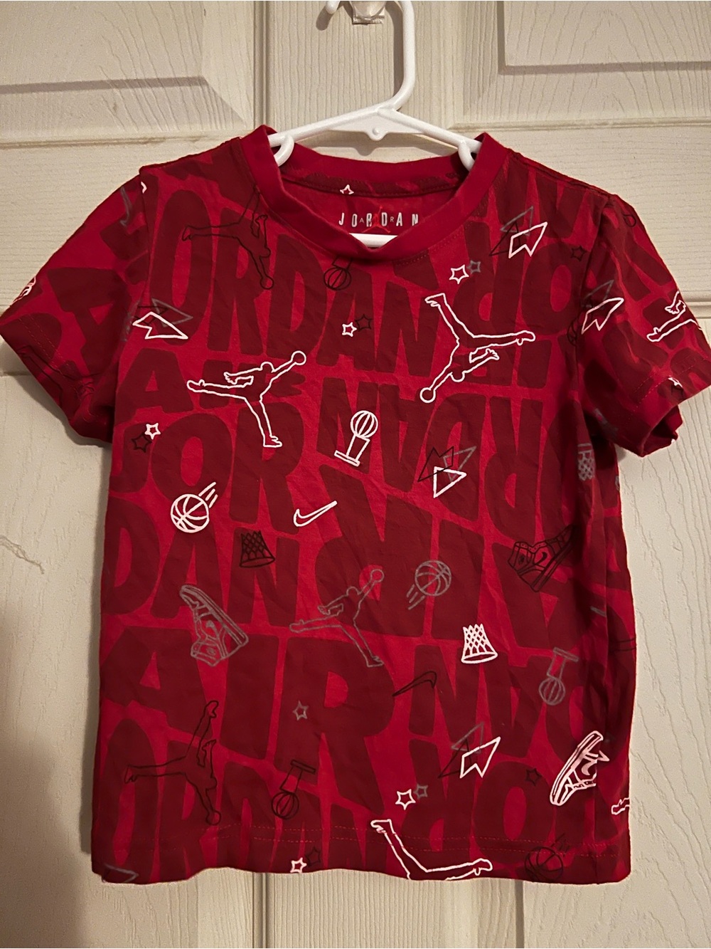 Jordan Kids' Red Graphic Short Sleeve Tee size small 4/5